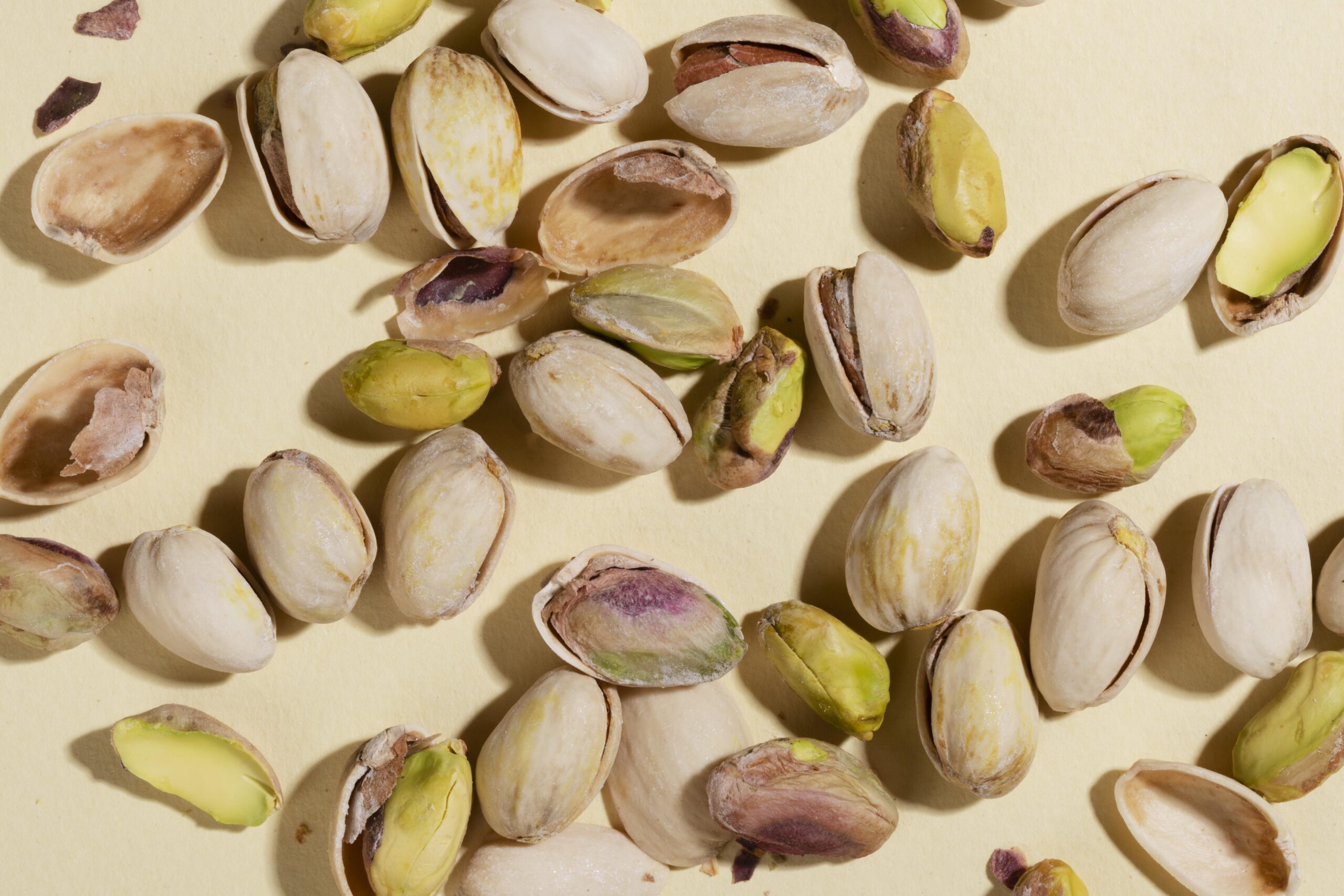 pistachio benefits and slivered pistachio